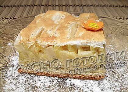Рецепт пирог с яблоками, нежным желтковым кремом и безе