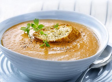 Рецепт томатный суп со сладким луком и сырными гренками