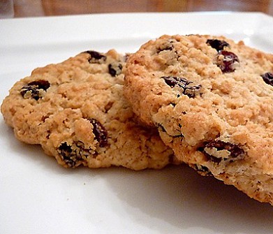 Рецепт овсяное печенье с орехами и изюмом