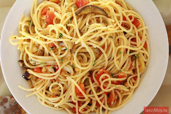 Рецепт спагетти с баклажанами и помидорами