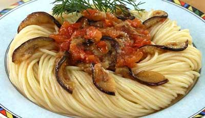 Рецепт ы Блюда из макаронных изделий : Спагетти с соусом из баклажанов