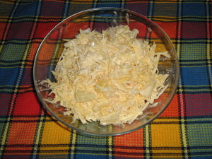 Рецепт салат с сыром, ананасами и чесноком