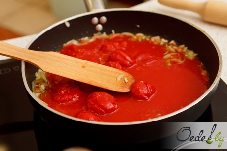 Рецепт томатный соус с вином и чесноком
