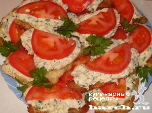 Рецепт закуска из рыбы с помидорами, сыром и чесноком