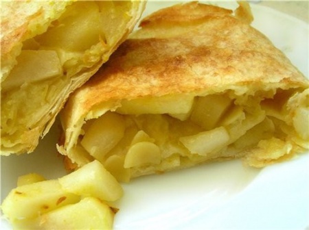 Рецепт - Ароматный яблочно-банановый пирог