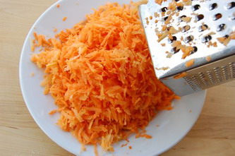 Готовим пирог морковный