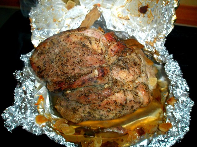 Мясо в фольге в духовке - рецепт приготовления 