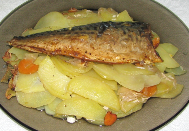 Рыба в фольге в духовке с овощами
