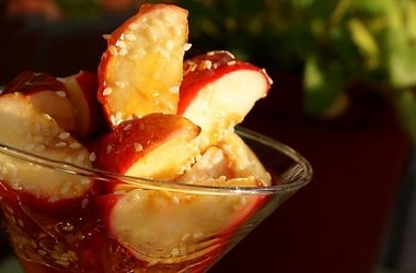 Яблоки в карамели по китайски - рецепт пригоовления 