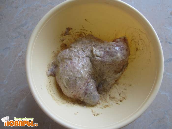 Рецепт свинина с салом и чесноком, запеченная в фольге