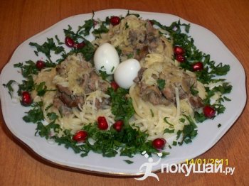 Рецепт «Гнезда» из спагетти с куриной печенью