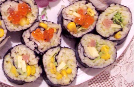 Рецепт суши с кукурузой и лососем (ролл-инсайд)