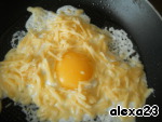 Рецепт яичница под сметаной