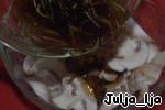 Рецепт свежий салат с уткой, запечeнными шампиньонами и мандариновой заправкой 'Новогодние традиции'
